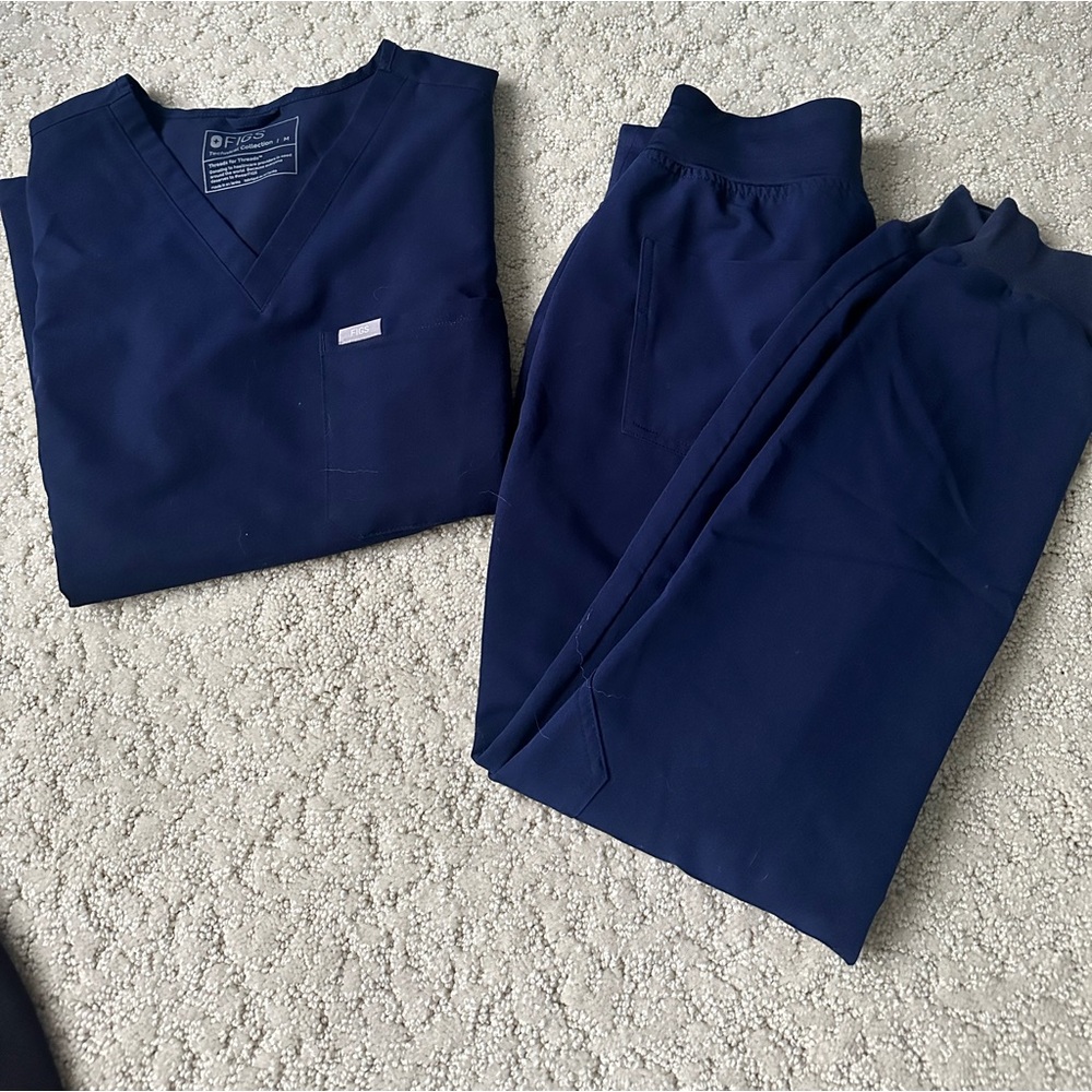 Figs scrubs